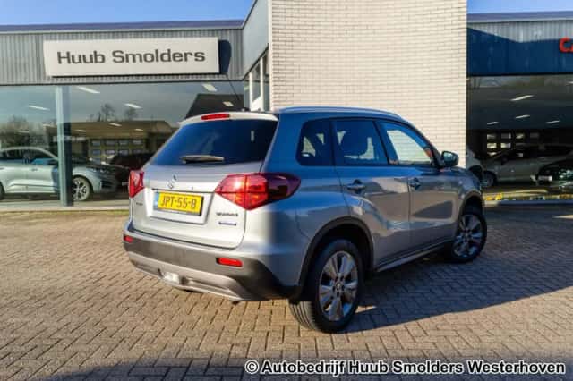 Suzuki Vitara (2021) thumbnail 3