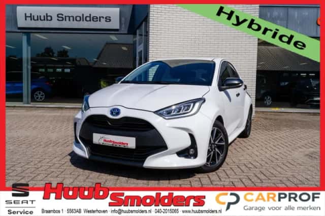 Toyota Yaris (2023) thumbnail 2
