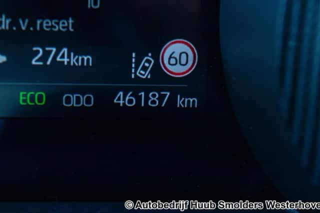 Toyota Yaris (2023) thumbnail 4