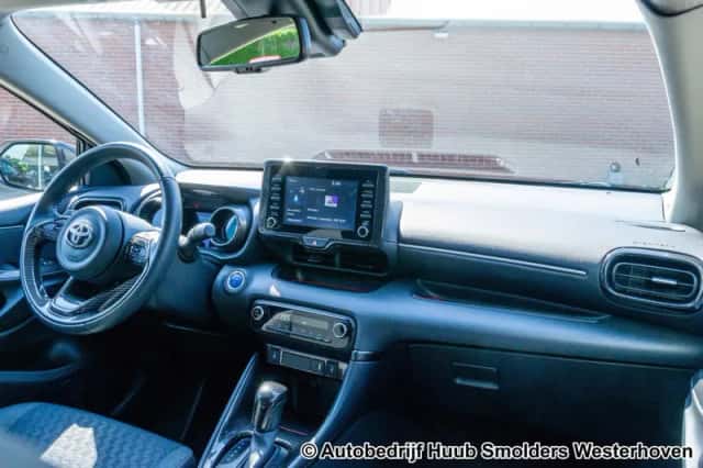 Toyota Yaris (2023) thumbnail 6