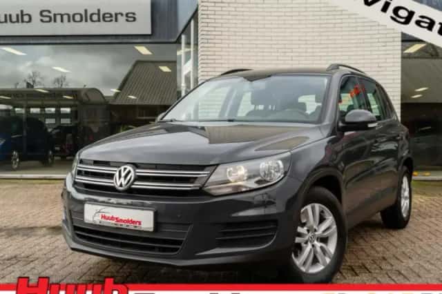 Volkswagen Tiguan (2015) thumbnail 1