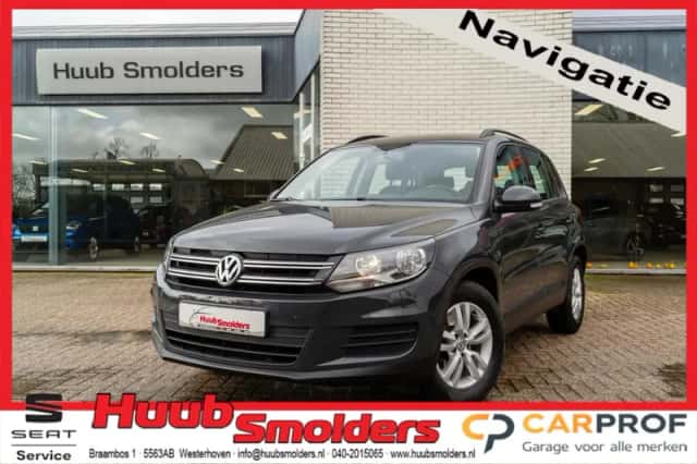 Volkswagen Tiguan (2015) thumbnail 2