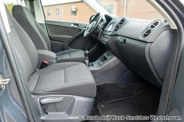 Volkswagen Tiguan (2015) thumbnail 4