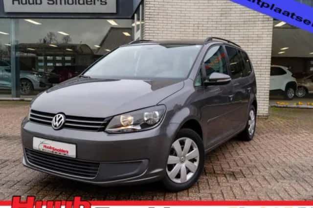 Volkswagen Touran (2011) thumbnail 1