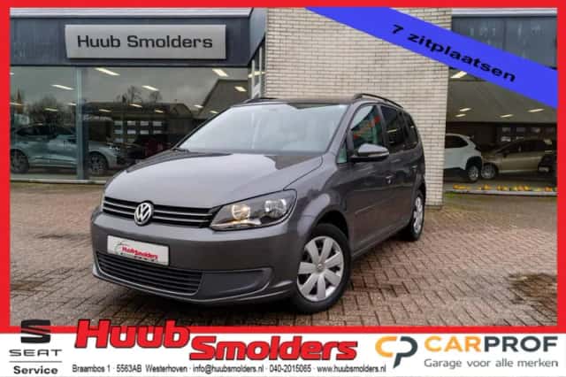 Volkswagen Touran (2011) thumbnail 2