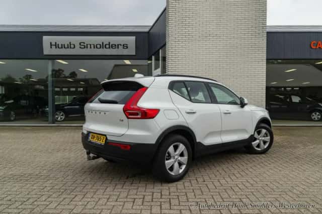 Volvo XC40 (2019) thumbnail 3
