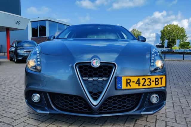 Alfa Romeo Giulietta (2017) thumbnail 2