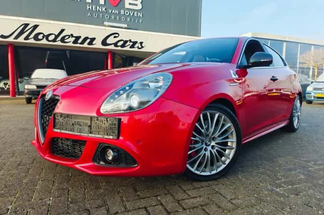Alfa Romeo Giulietta (2014) thumbnail 1
