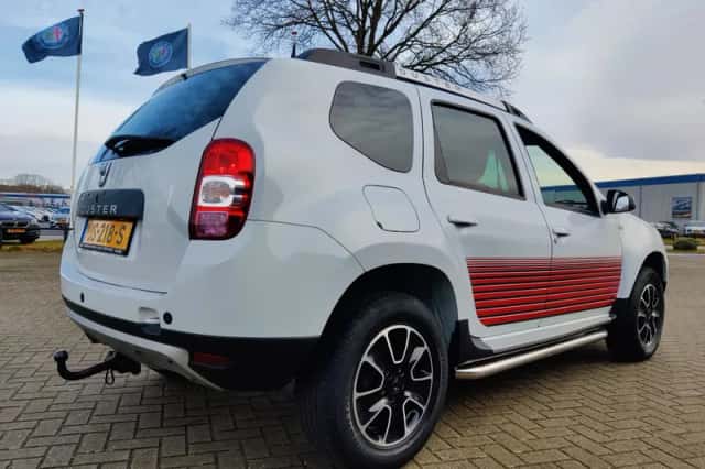 Dacia Duster (2016) thumbnail 5
