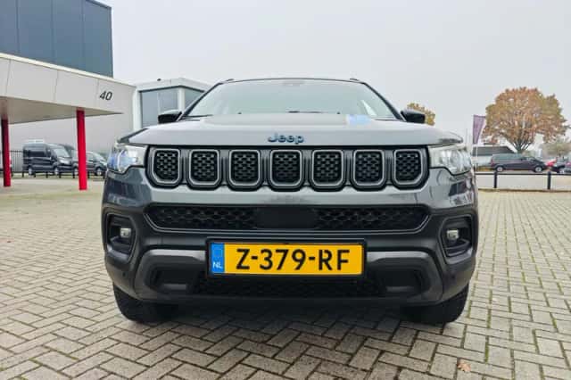 Jeep Compass (2022) thumbnail 2