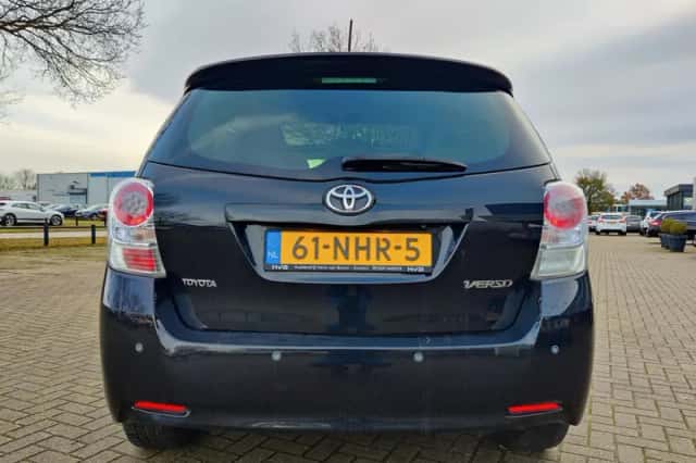 Toyota Verso (2010) thumbnail 4