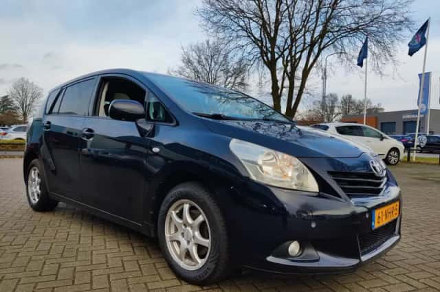 Toyota Verso (2010) thumbnail 6