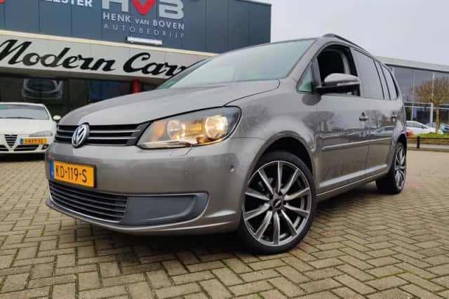 Volkswagen Touran (2011) thumbnail 1