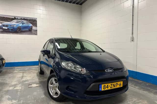 Ford Fiesta (2012) thumbnail 3