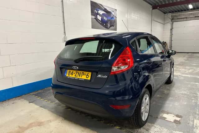 Ford Fiesta (2012) thumbnail 4