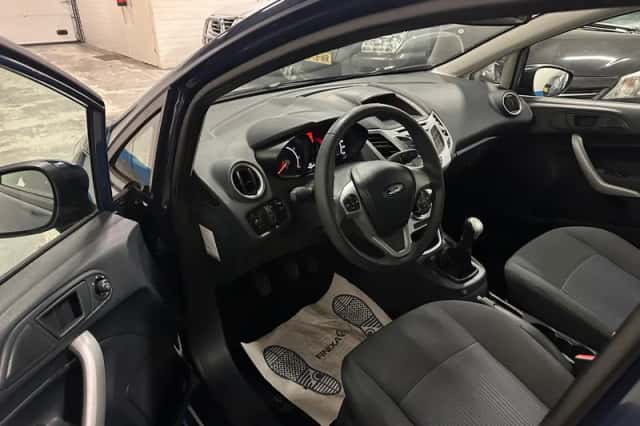 Ford Fiesta (2012) thumbnail 5