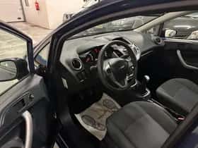Ford Fiesta (2012) thumbnail 5