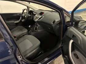 Ford Fiesta (2012) thumbnail 6