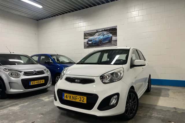 Kia Picanto (2013) thumbnail 3