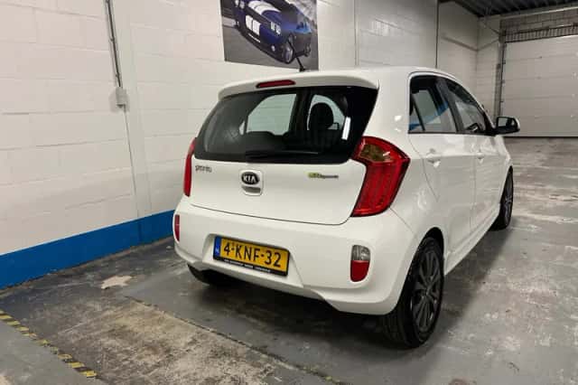 Kia Picanto (2013) thumbnail 4