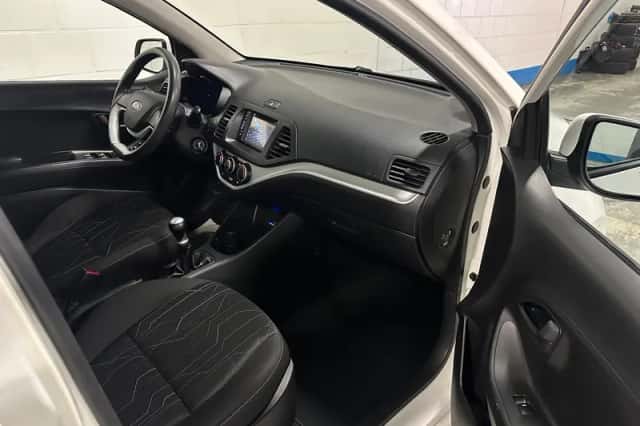 Kia Picanto (2013) thumbnail 6