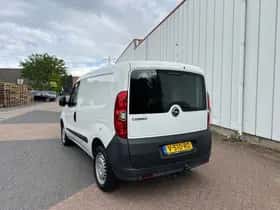 Opel Combo (2013) thumbnail 2