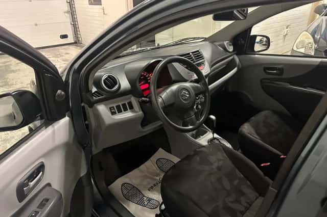 Suzuki Alto (2010) thumbnail 5
