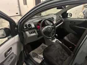 Suzuki Alto (2010) thumbnail 5
