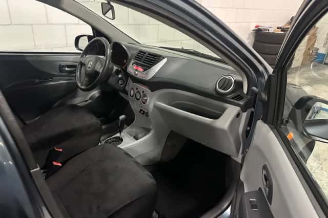 Suzuki Alto (2010) thumbnail 6