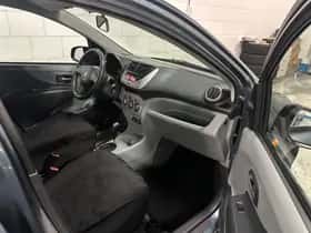 Suzuki Alto (2010) thumbnail 6