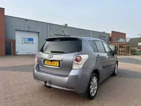 Toyota Verso (2009) thumbnail 2