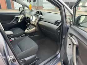 Toyota Verso (2009) thumbnail 6