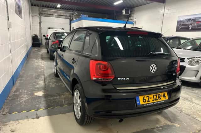 Volkswagen Polo (2009) thumbnail 2