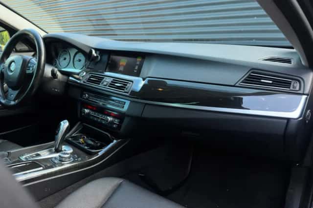 BMW 5-Serie (2010) thumbnail 6