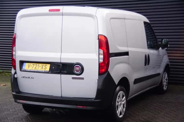 Fiat Doblò (2019) thumbnail 3