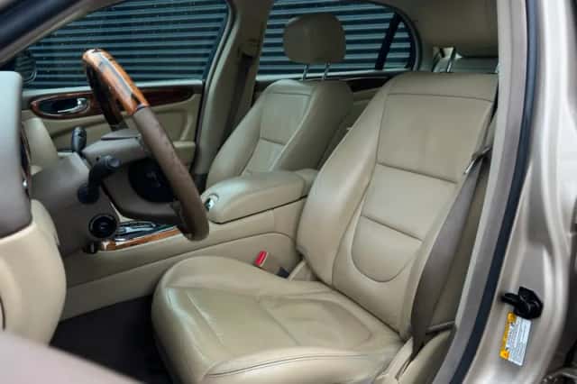 Jaguar XJ (2006) thumbnail 4