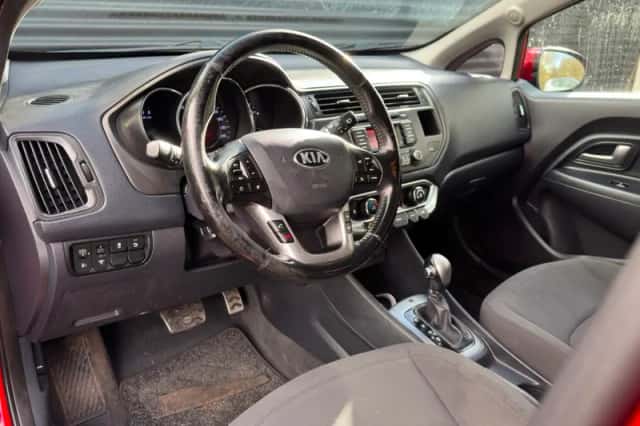 Kia Rio (2014) thumbnail 4