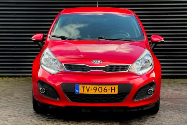 Kia Rio (2014) thumbnail 6