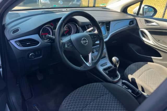 Opel Astra (2017) thumbnail 4