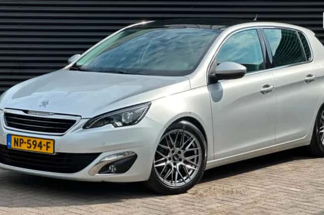 Peugeot 308 (2017) thumbnail 1