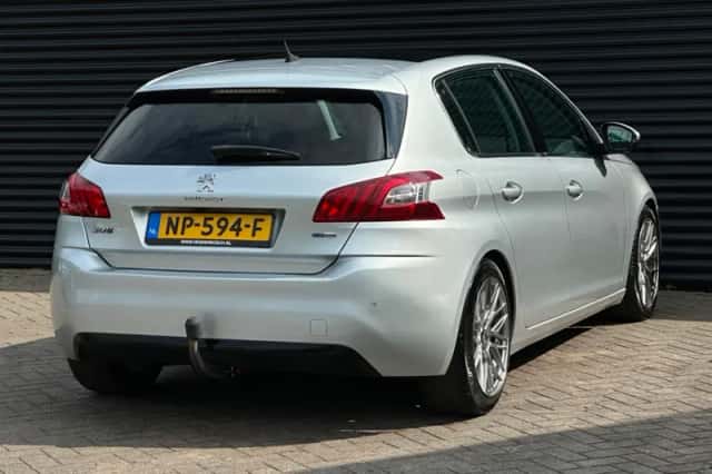 Peugeot 308 (2017) thumbnail 3