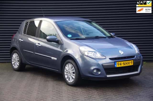 Renault Clio (2010) thumbnail 2