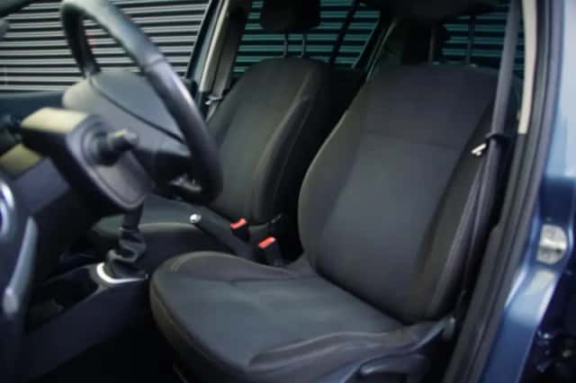 Renault Clio (2010) thumbnail 4