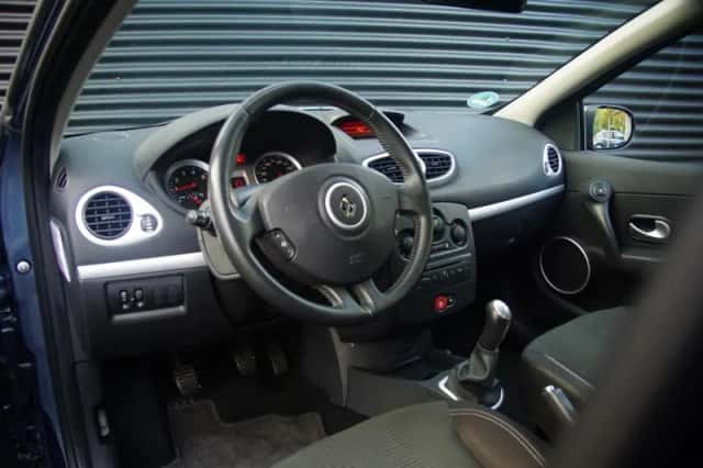 Renault Clio (2010) thumbnail 5