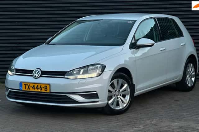 Volkswagen Golf (2017) thumbnail 2