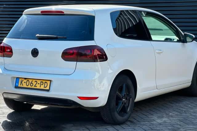 Volkswagen Golf (2009) thumbnail 3