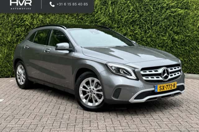 Mercedes-Benz GLA (2018) thumbnail 1
