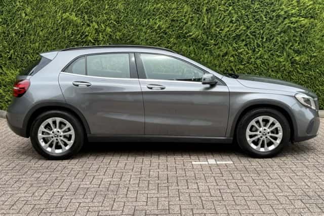Mercedes-Benz GLA (2018) thumbnail 3
