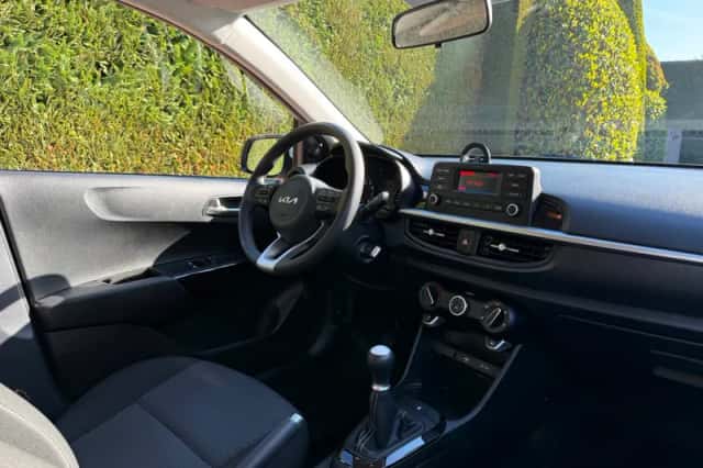 Kia Picanto (2021) thumbnail 2