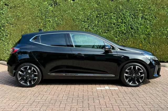Renault Clio (2023) thumbnail 3